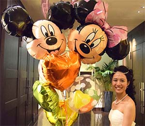 結婚のお祝いに♪ウェディングリングのミッキーミニーのバルーン
